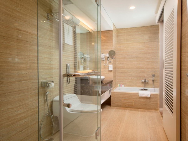 Best Western Premier Interconnecting Executive Room (Bathroom)
